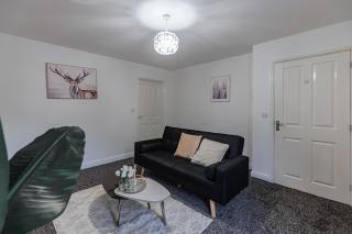 Spacious Peterborough PE1 3BR House For Short & Long Stay With Free Parking, WiFi & Garden, Contractors & Family Friendly - 6