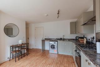 Spacious Peterborough PE1 3BR House For Short & Long Stay With Free Parking, WiFi & Garden, Contractors & Family Friendly - 2