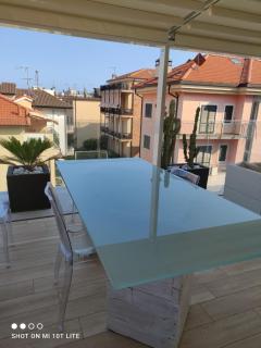 Appartamento Spotorno con ampio terrazzo attrezzato anche con angolo cottura - 8