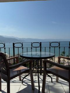 Ocean View Apartment in Perfect Location - 7