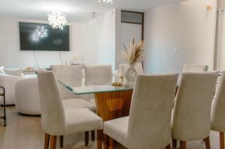 Luxury Home, Wifi rápido, jacuzzi, lavaseca, ping pong, barbacoa, 4 habitaciones - 1