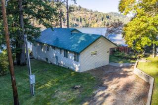 Lakefront Cabin with Private Beach and Dock - 5