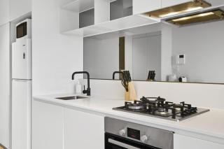 Bright 1-Bed Stay Near Crown Melbourne - 2