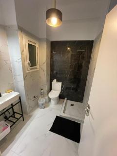 Pireas Bay View Modern Apartment - 7