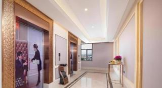 Vienna Hotel Lincang New Asia Pacific Times Square - 1