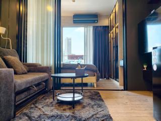 Free Airport Pick Up ! 12th Floor Cozy Studio Room, 5 mins walk to IconSiam & BTS - 9