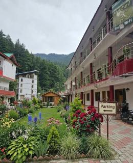 Hotel Majestic Stayz,Sky Mountain view,Mall road Manali - 0