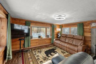 New Listing - River Front Cabin with Hot Tub near Hatcher Pass - 1