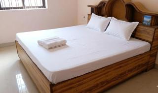 Cozy 2BHK Home Walkable to Narmada Mandir - 0
