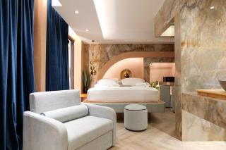 Luxury Seaview Studios with Private Jacuzzi & Sauna - 9