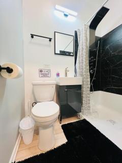 Modern Home 4BR-3BA near Public Transit and WFH - 5