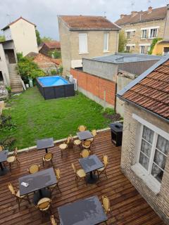 Gite de la cité 30 personnes avec piscine - 9