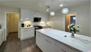Charming Private Room in the Heart of Beverly Hills - 4