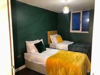 The Golf Open - Secluded Building - Town Centre with Garden - 3