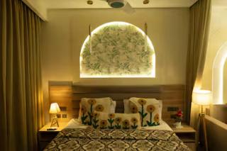 Luxury Studio with Balcony & City View, Noida - 6