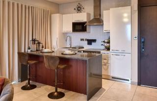 Luxury One-Bedroom At The Signature Apartment - 6