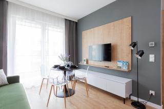 Apartly- Calm Riverside Apartment with Balcony - 8