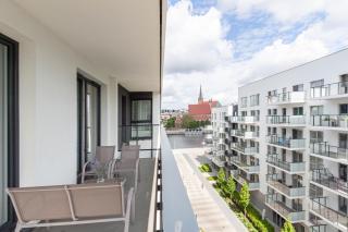 Apartly- Calm Riverside Apartment with Balcony - 9