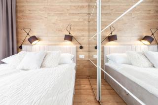 Apartly- Calm Riverside Apartment with Balcony - 7