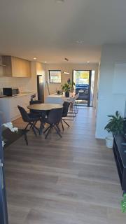 Affordable room - comes with entire house - 8