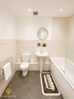 Exclusive 1 Bedroom Flat in the Heart of Kingston! - 1