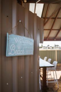 Princes Beach Cottage, sea views, BBQ & fireplace - 3