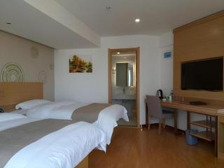 GreenTree Inn Anqing Qianshan County Sunshine City Express Hotel - Qianshan - 8