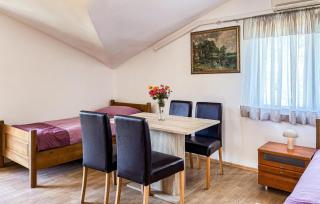 Awesome Apartment In Medulin With Wifi - 8