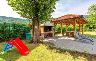 3 Bedroom Beautiful Home In Jasenak - 1