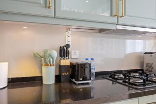 Benessere Luxe 1BR with Lagoon view Miracle Garden - 6