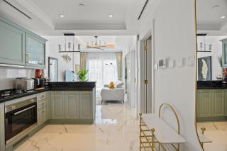 Benessere Luxe 1BR with Lagoon view Miracle Garden - 1