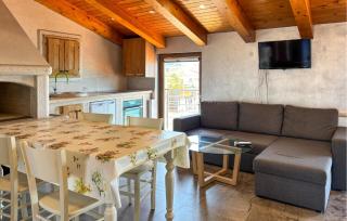 Awesome Apartment In Umag With Wifi - 9
