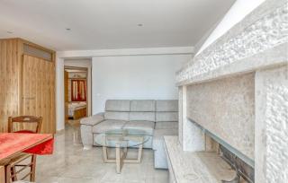 2 Bedroom Awesome Apartment In Umag - 7