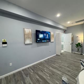 Grand Luxury 1BR Penthouse near Newark Airport - 1