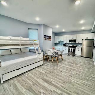 Grand Superior 1BR Penthouse near Newark Airport - 3