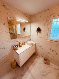 Maison familiale 8 pers - proche Nîmes - Clim - Jardin - 5