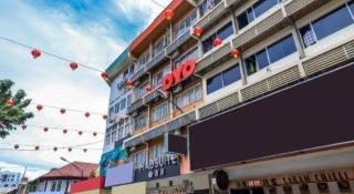 OYO 43993 Madsuite - 2