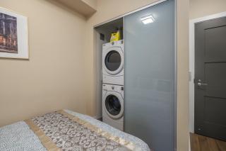1 Bedroom & Den Condo with Balcony in DT Toronto - 5