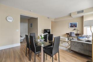 1 Bedroom & Den Condo with Balcony in DT Toronto - 9