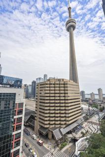 1 Bedroom & Den Condo with Balcony in DT Toronto - 8