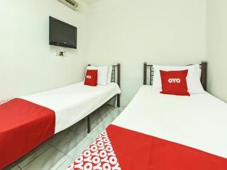 OYO 90643 Gks Hotel - 1