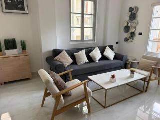 Charming Apartment with Sunny Terrace by HolyGuest - 8