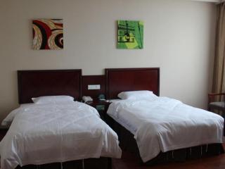 GreenTree Inn Hefei East Wangjiang Road CTCE Express Hotel - 4