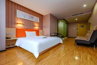 7Days Premium Chongqing Jiefangbei Commercial Street Branch - 1