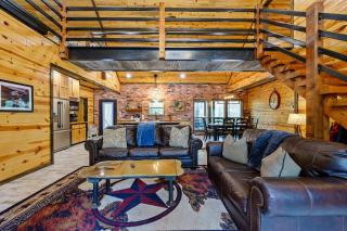 Drift Inn amazing back yard privacy hot tub - 7