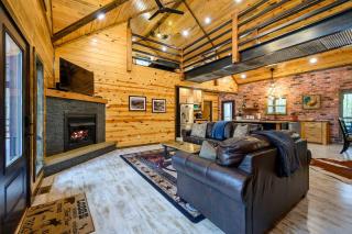 Drift Inn amazing back yard privacy hot tub - 3