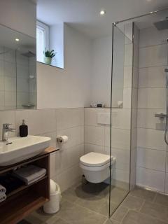 Linden's Apartments - 9