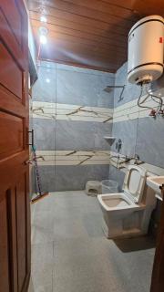 Hotel Majestic Stayz,Sky Mountain view,Mall road Manali - 2