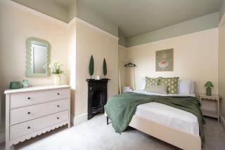 Spacious 3 Bed In Rugby - 8