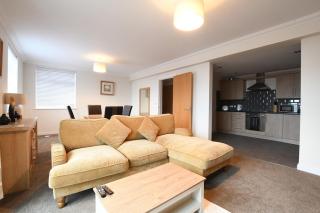 Lavish Old Town 2 Bed Apartment - 7